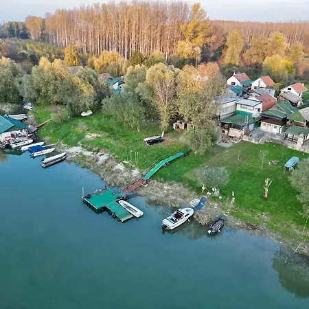 Vikendica Dunav ノヴィ・サド